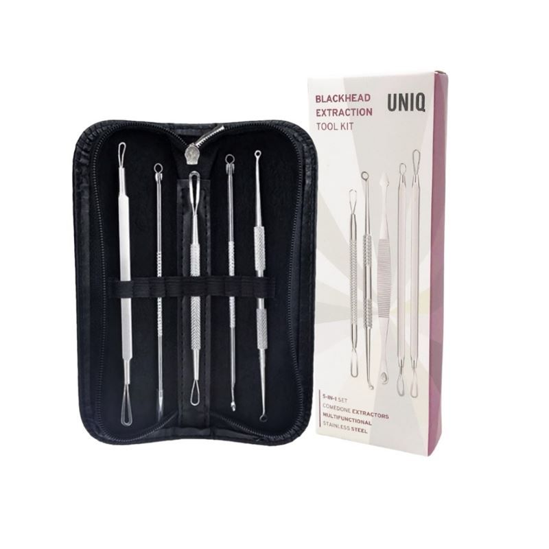 Ensemble de six outils en acier inoxydable et emballage. Étui noir zippé. Nom de la marque UNIQ et nom du produit.