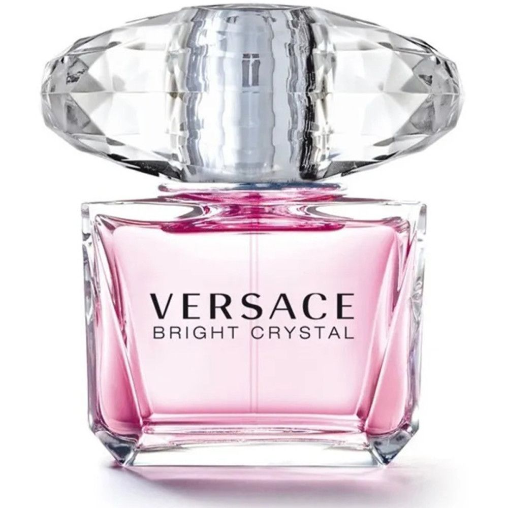 Flacon Versace Bright Crystal. Liquide rose dans flacon carré en verre avec bouchon cristal. Logo et texte.