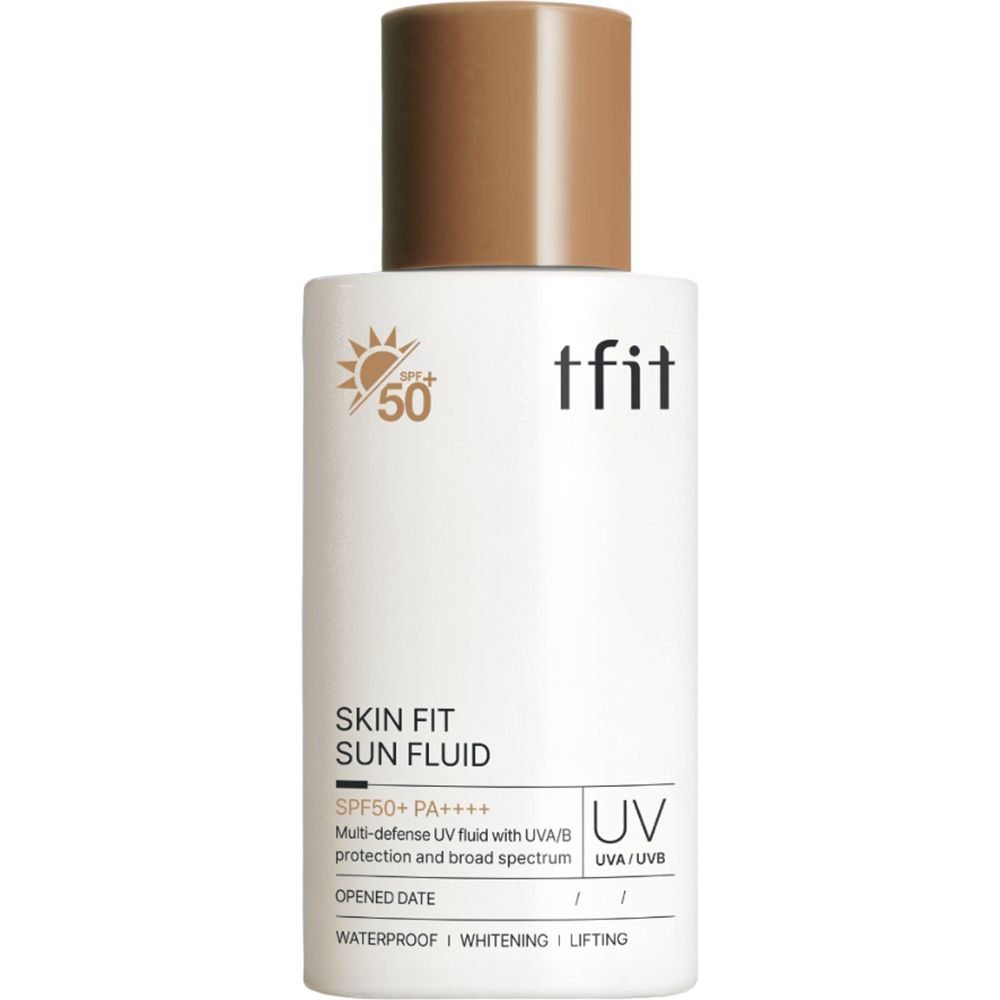 Flacon blanc avec bouchon marron. Inscription : tfit, Skin Fit Sun Fluid SPF50+ PA++++. Symbole de protection UV.