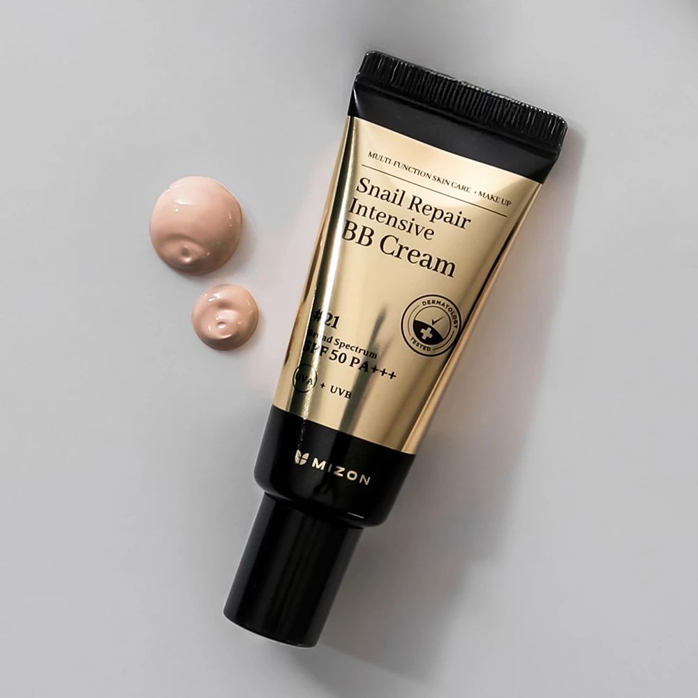 MIZON Snail Repair Intensive BB Cream SPF 50 PA+++, teinte #21, tube doré avec deux échantillons de produit.
