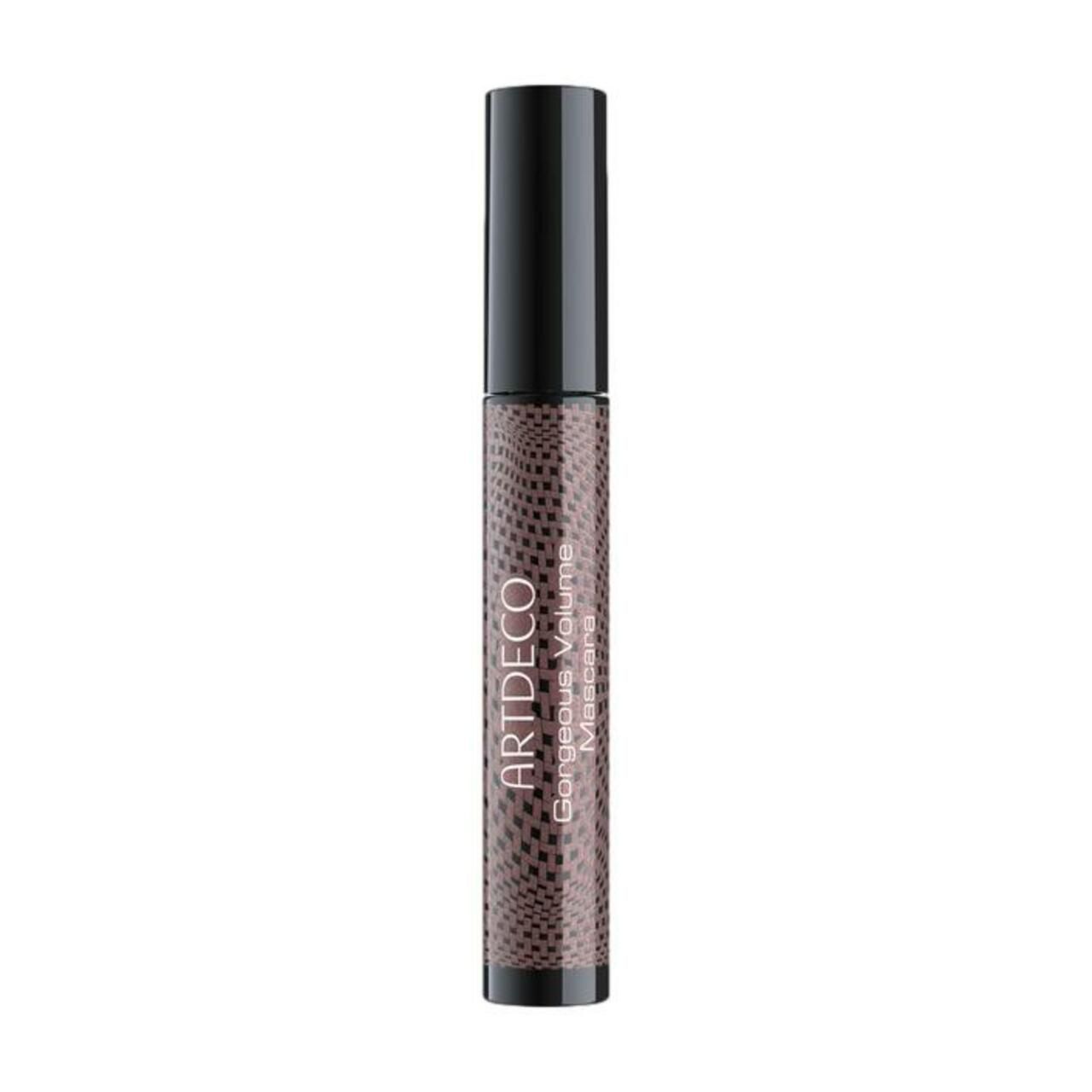 Mascara tube met zwarte dop. Op de tube staat "ARTDECO Gorgeous Volume Mascara". De tube heeft een stippenpatroon.