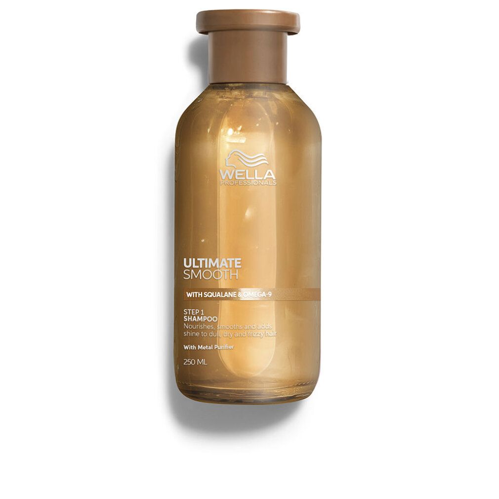 Bruine shampoo fles met bruine dop. Opschrift: Ultimate Smooth, met Squalane Omega 9. Merk: Wella. 250 ml.