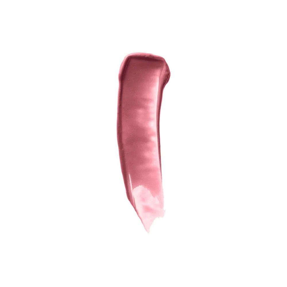 Roze lipolie-veeg. Glanzende textuur, diagonale vorm. Op witte achtergrond.