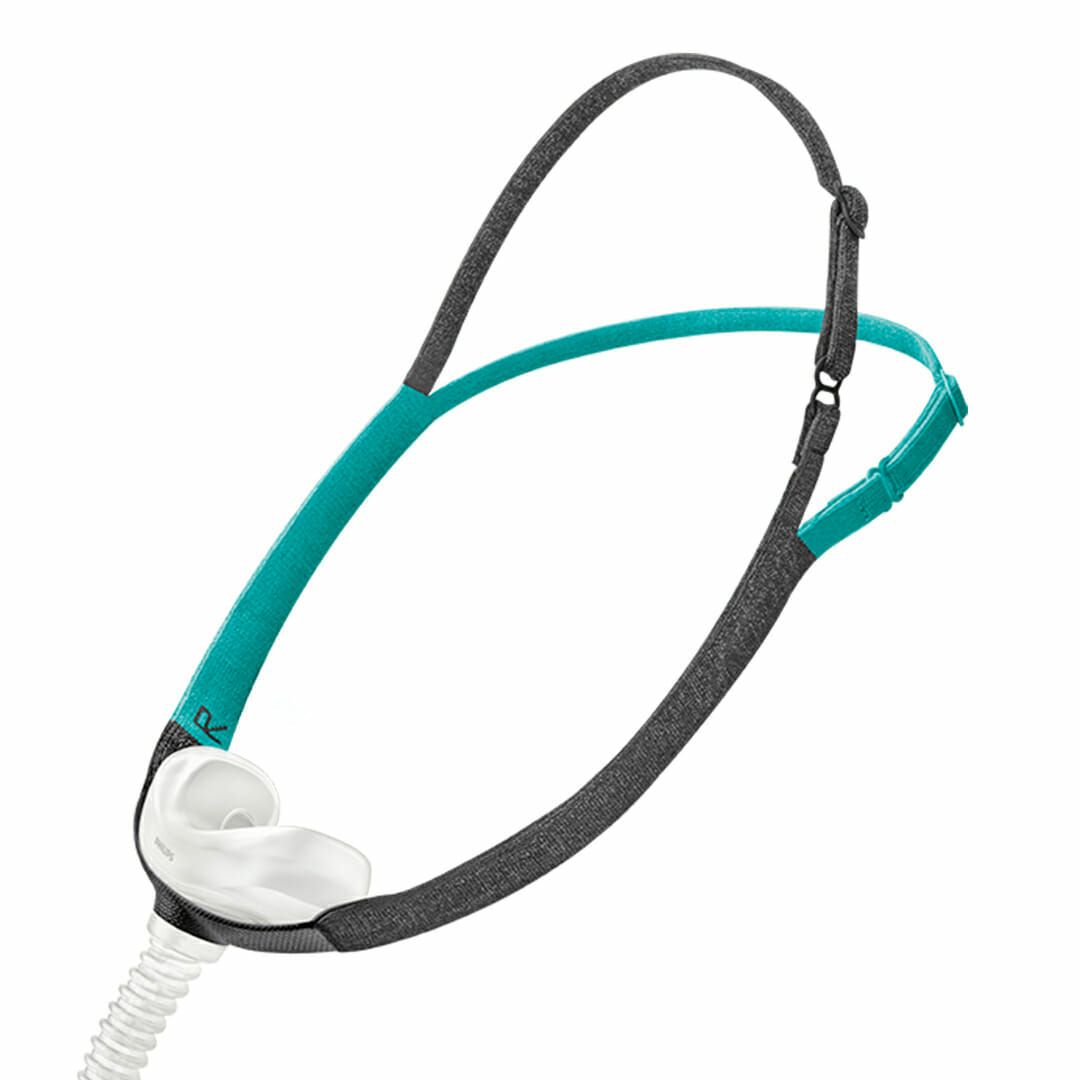 Neusmasker voor CPAP-therapie met hoofdband en slangkoppeling.