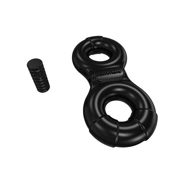 Zwarte dubbele ring en een cilindrisch element. De dubbele ring heeft twee ringen verbonden door een middenstuk.