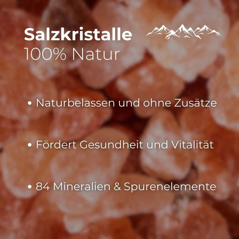 Gros plan sur des cristaux de sel. Texte : Cristaux de sel, 100% naturel, naturels et sans additifs, favorise la santé et la vitalité, 84 minéraux.
