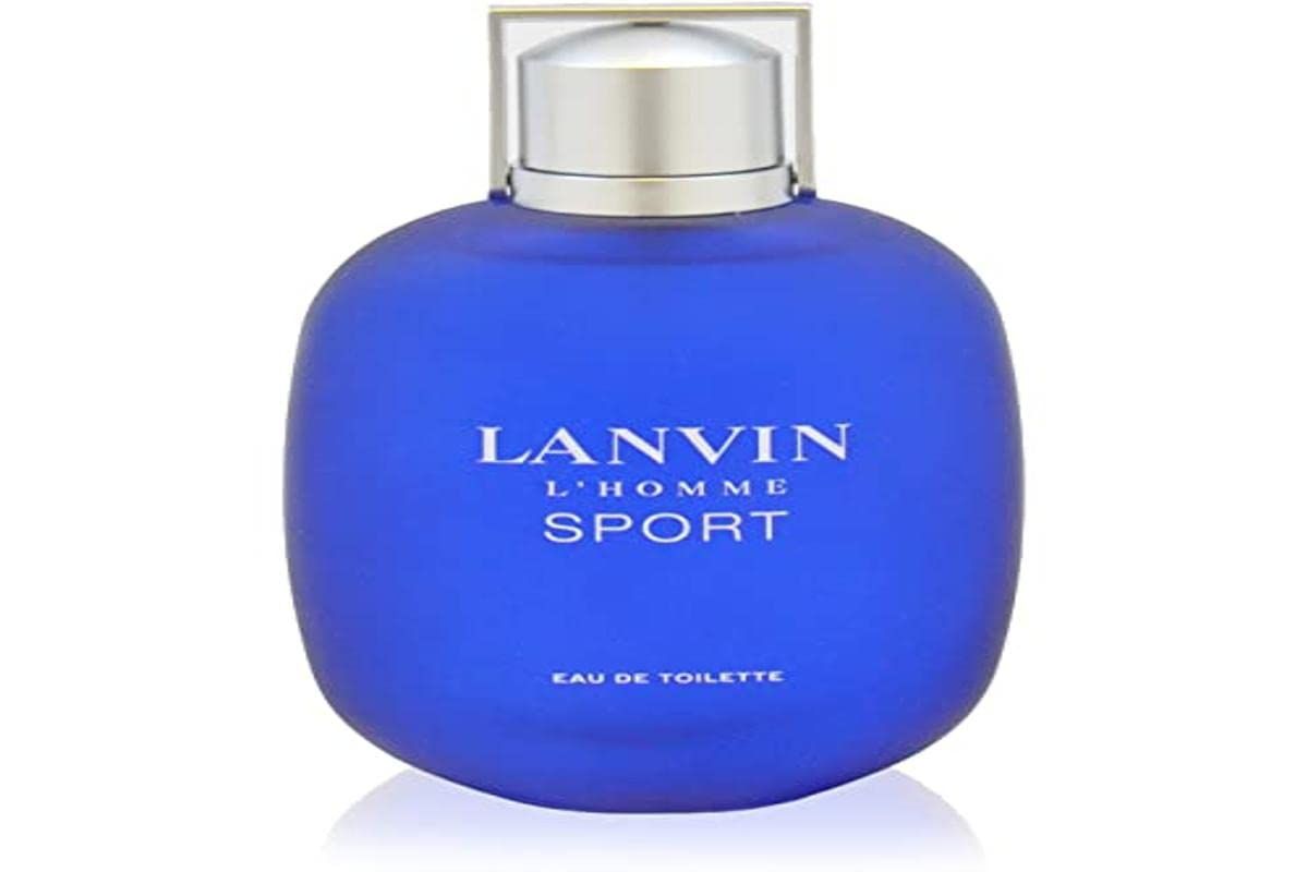 Blauwe fles met zilveren dop. Opschrift: LANVIN L'HOMME SPORT. Eau de Toilette.