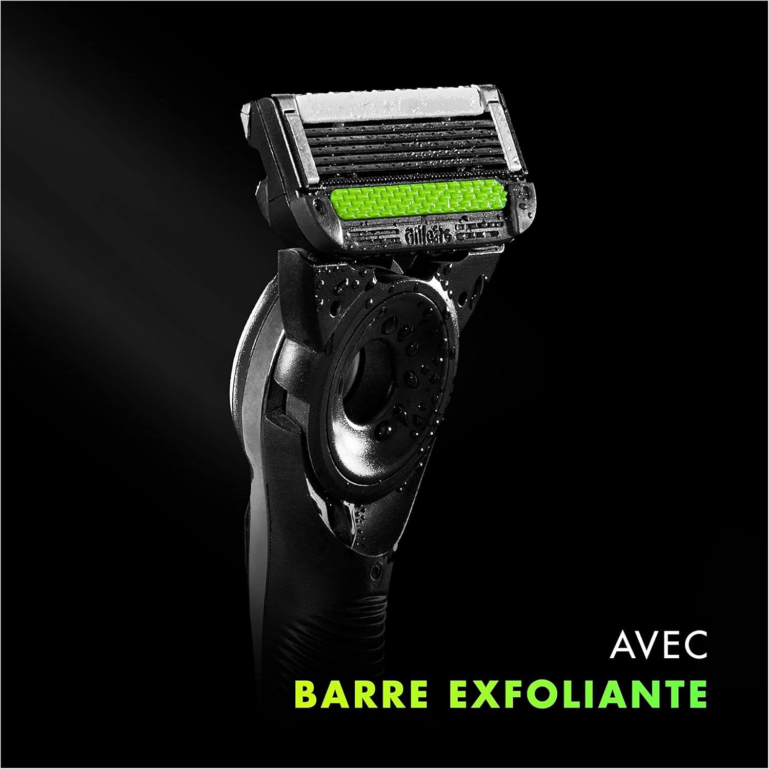 Rasoir Gillette Labs avec barre exfoliante intégrée pour un rasage de près.