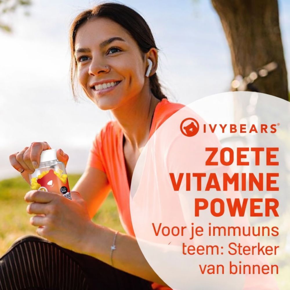 Vrouw met fles. Tekst: Zoete vitaminekracht. Sterker van binnen.