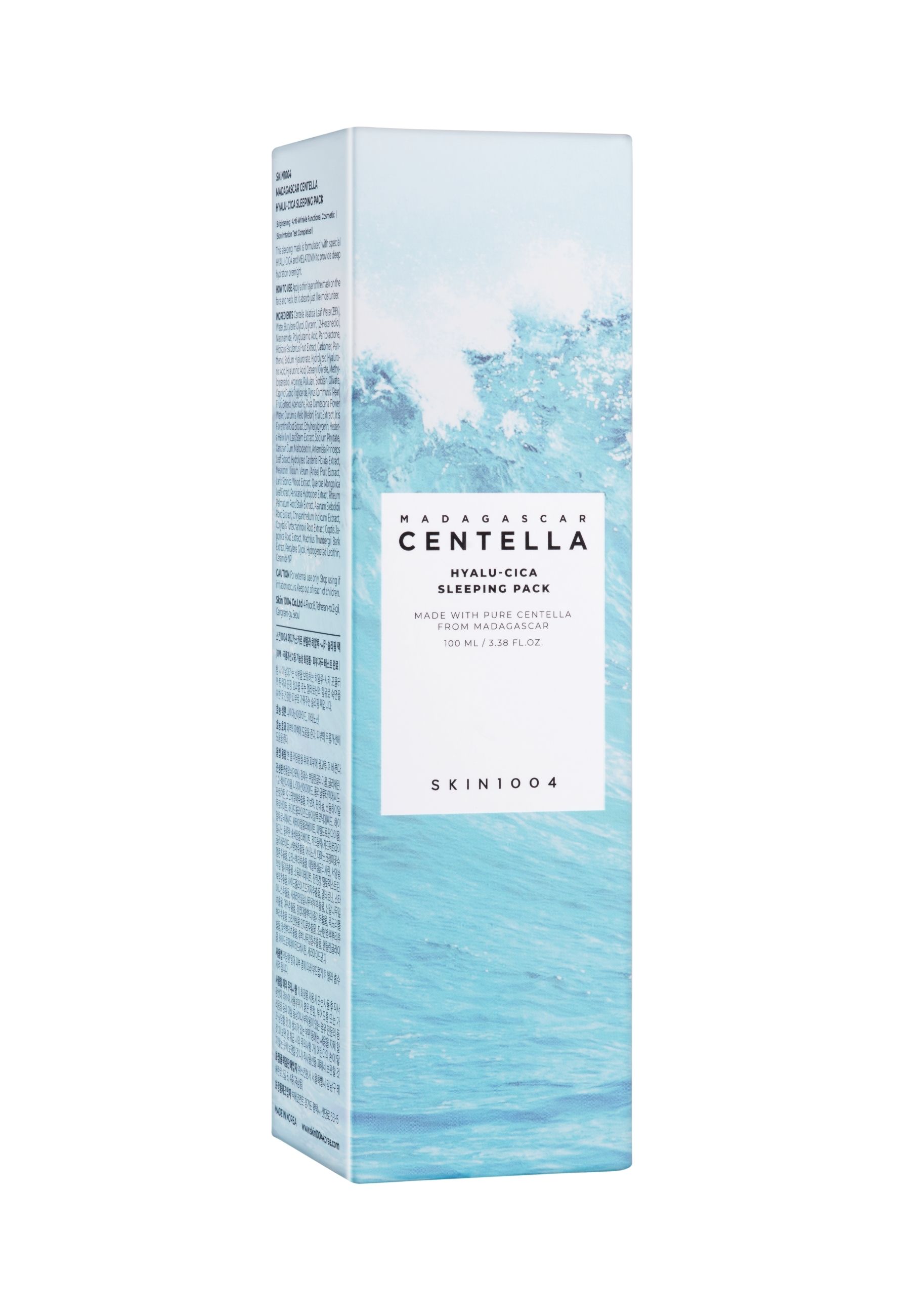 Hoge, rechthoekige verpakking met productinformatie. Opschrift: MADAGASCAR CENTELLA, HYALU-CICA SLEEPING PACK, SKIN1004.