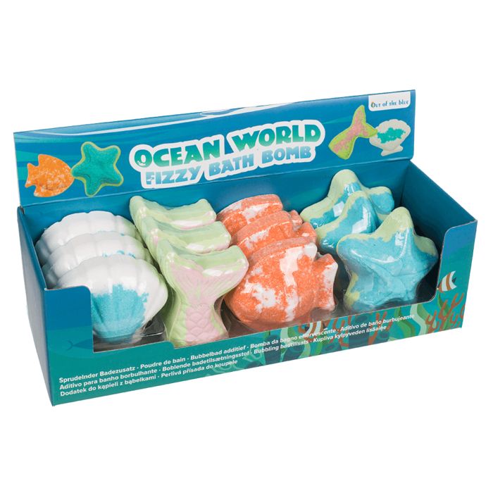 Ensemble de bombes de bain en forme marine. Contient des coquillages, des queues de poisson, des poissons et des étoiles de mer. Emballé dans une boîte bleue.