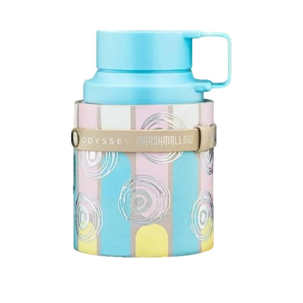Lichtblauw parfum met pastelkleurig design en band. Opschrift "Odyssey Marshmallow". Fles met handvat.