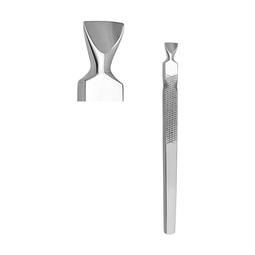 Pousse-cuticules en métal. Unilatéral, avec manche moleté. Vue rapprochée.