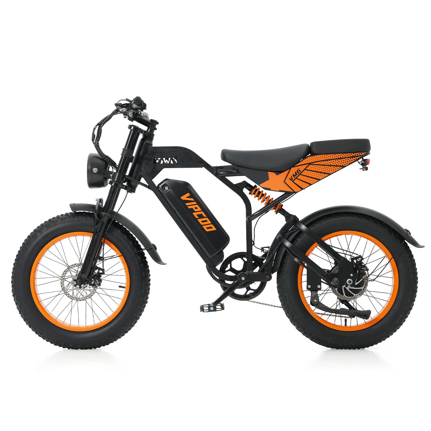Zwarte e-bike met oranje velgen. VIPCOO staat op het frame. Het model is VM6.