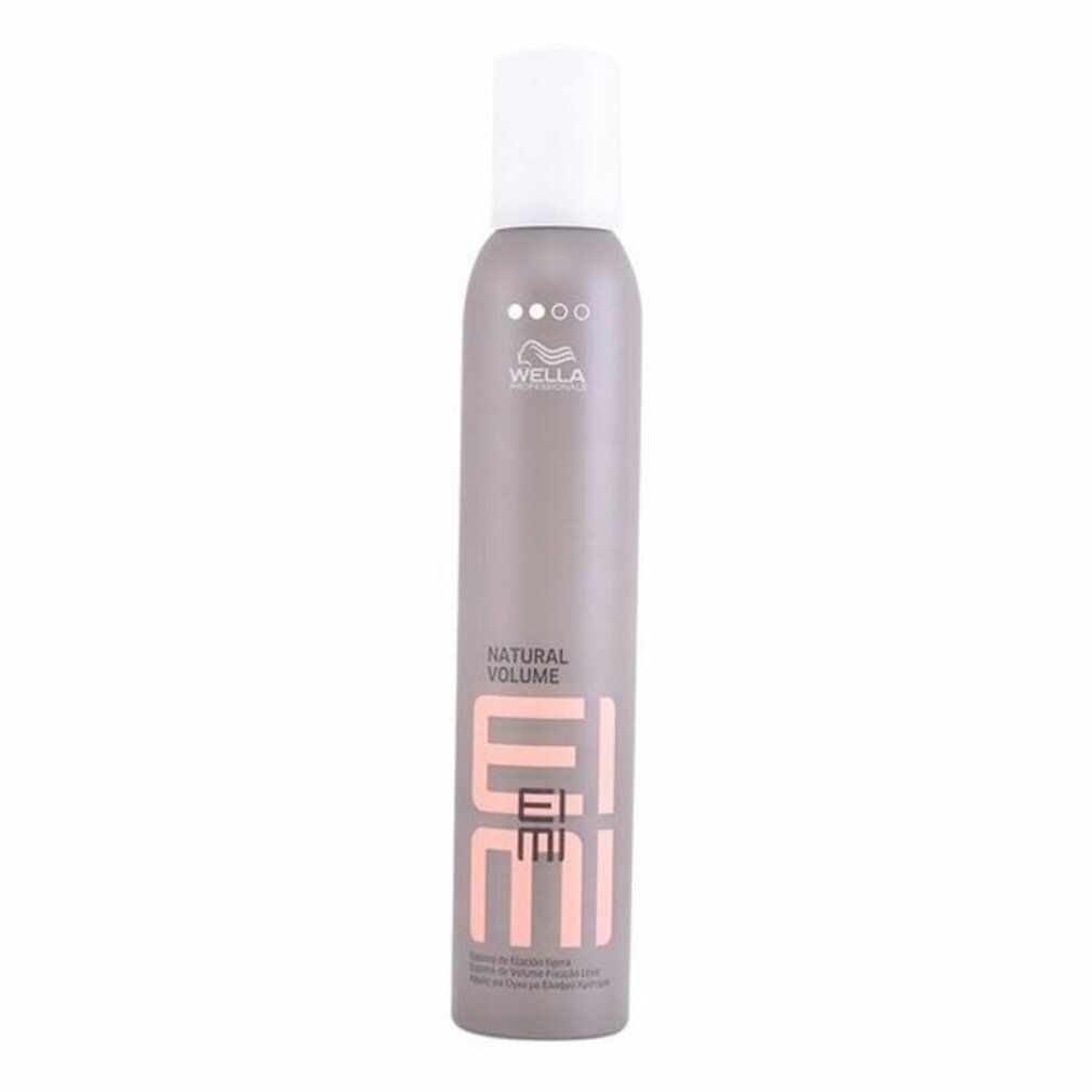 Mousse Wella Eimi Natural Volume, boîte grise avec bouchon blanc. Texte sur la boîte : Natural Volume, Eimi.