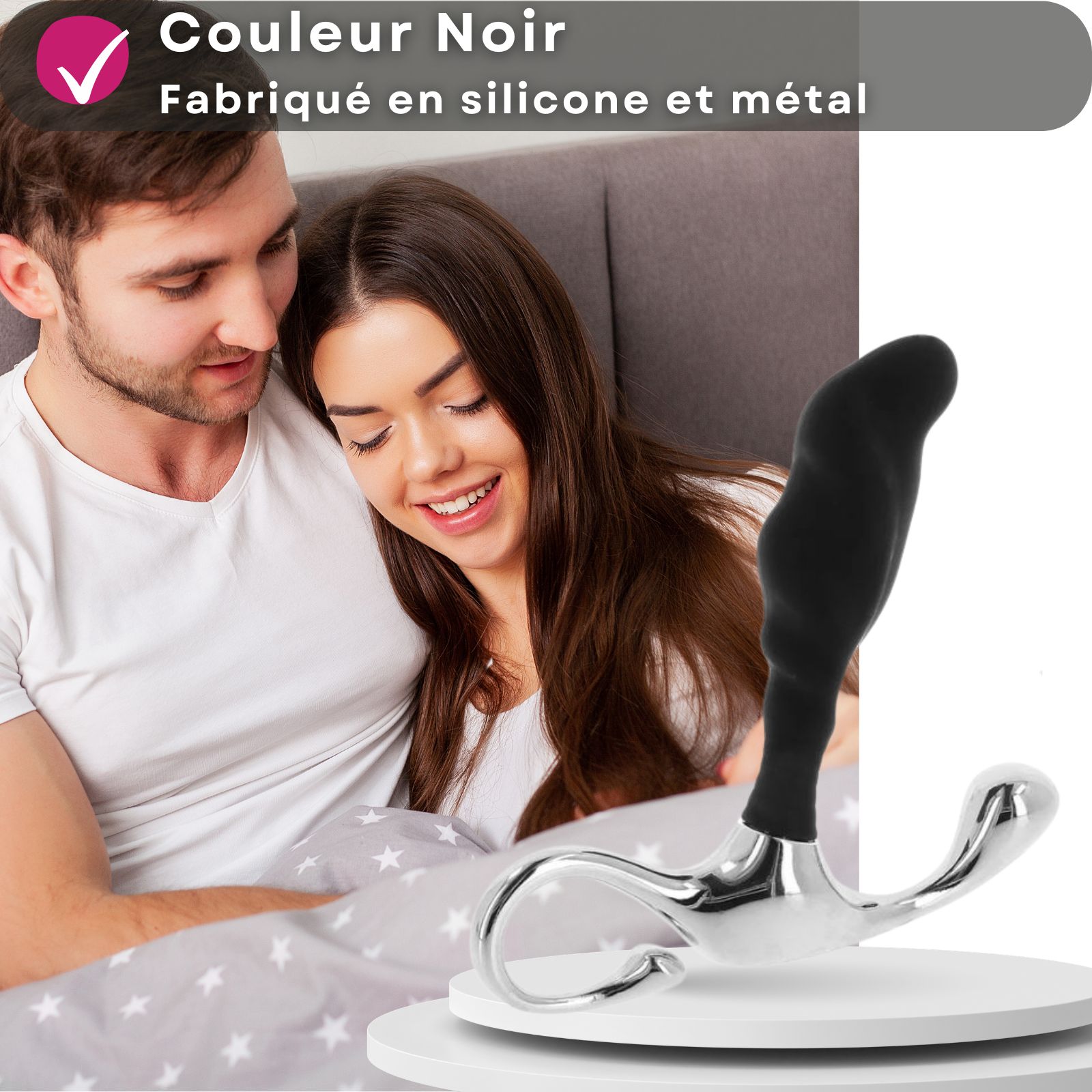 Dildo noir en silicone avec manche en métal argenté.