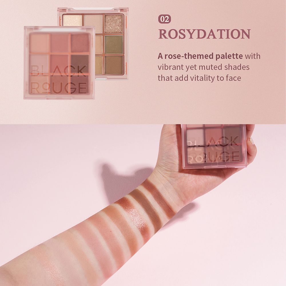 Productafbeelding en arm met kleurstalen. BLACK ROUGE oogschaduwpalet. Tekst: Rosydation. Beschrijving: Rose-thema palet.