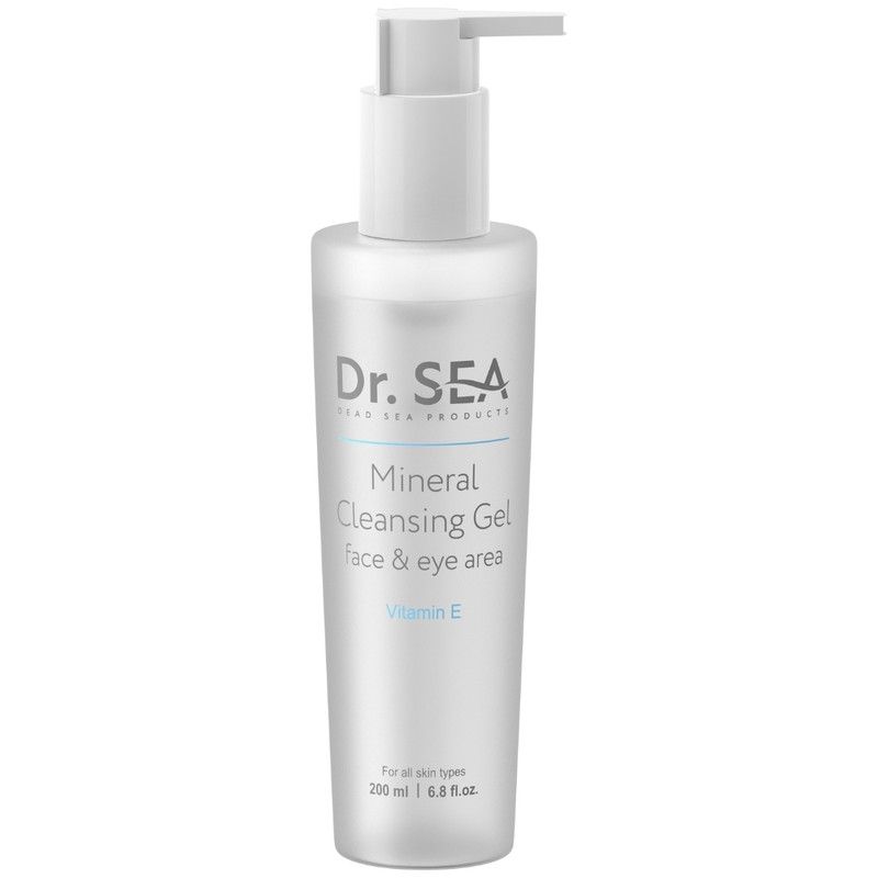 Witte dispenser met Mineral Cleansing Gel. Opschrift: Dr. Sea, Mineral Cleansing Gel, Face & eye area, Vitamine E.