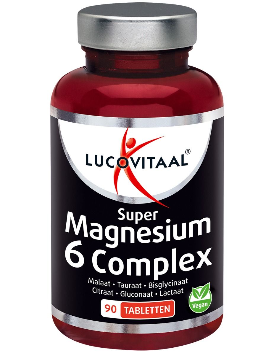 Rode fles met wit etiket. Opschrift: Super Magnesium 6 Complex. 90 tabletten. Vegan-keurmerk.