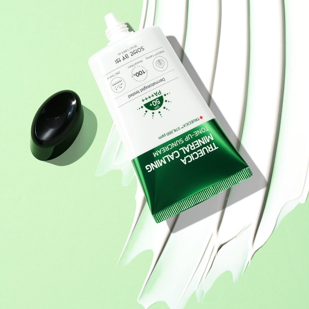 SOME BY MI Truecica Mineral Calming Tone-Up Suncream SPF50+ PA++++, 50ml, capuchon retiré.