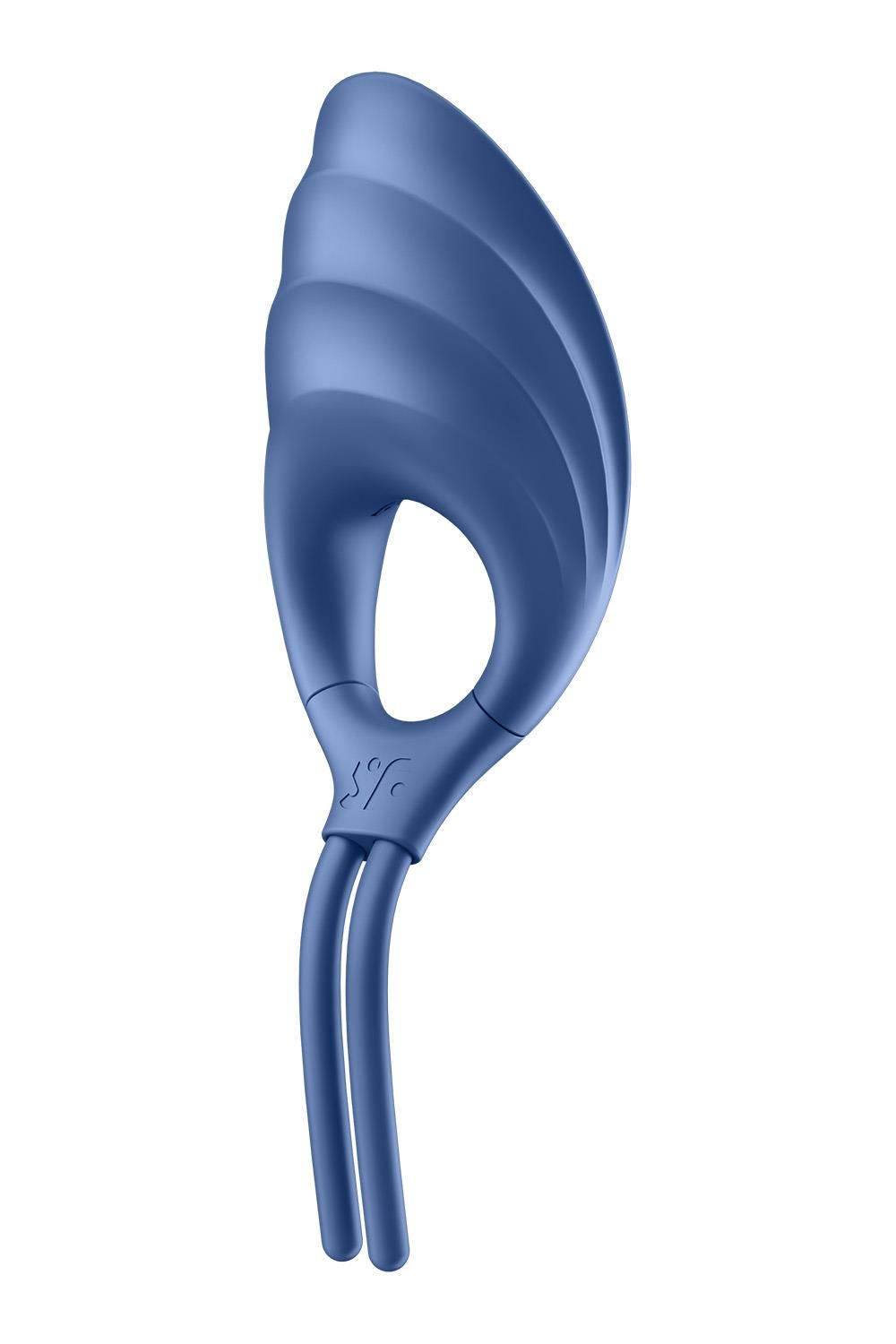 Blauwe Satisfyer Swordsman Ring Vibrator, vooraanzicht met geribbeld oppervlak.