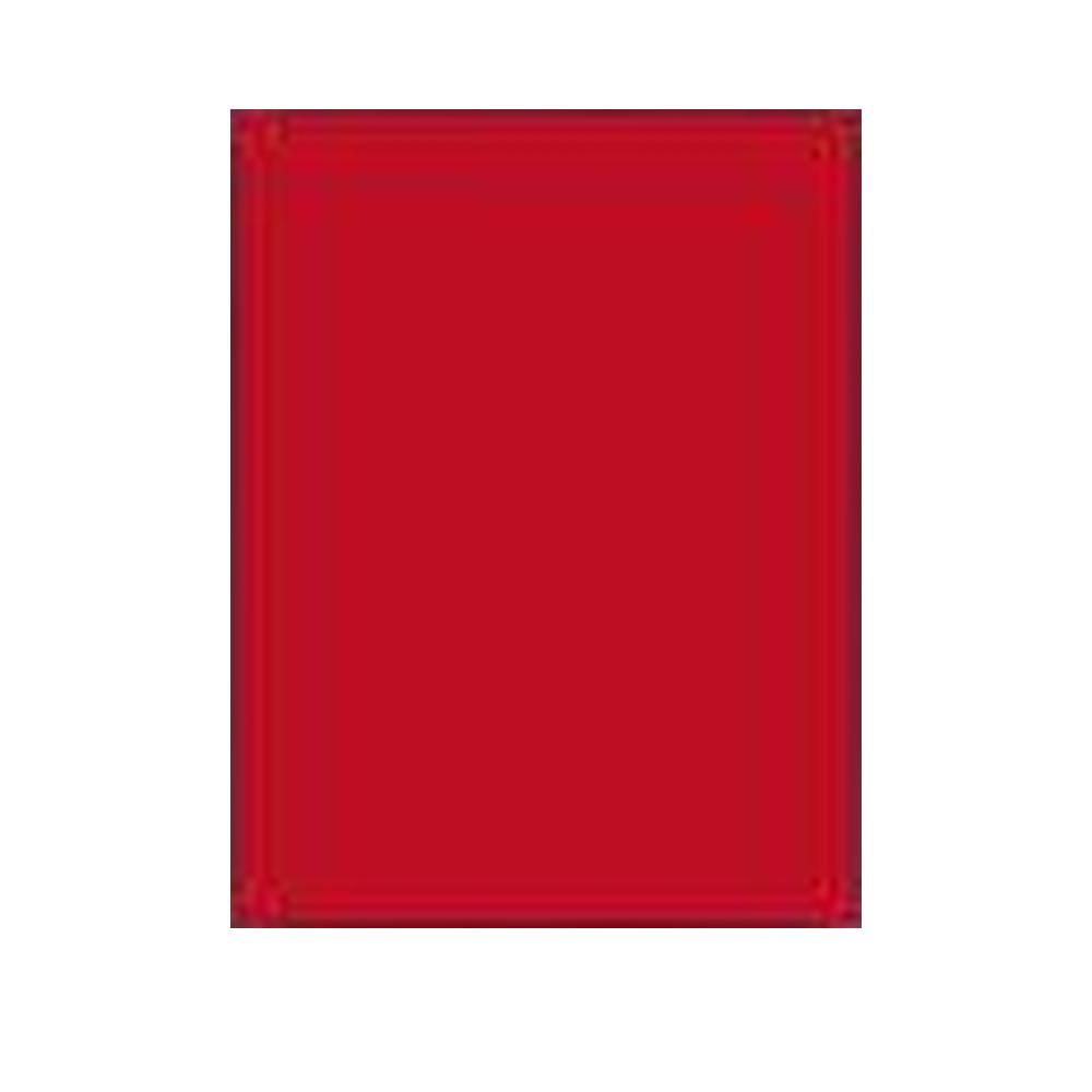 Rouge à lèvres rouge. Forme rectangulaire. Aucun autre détail visible.