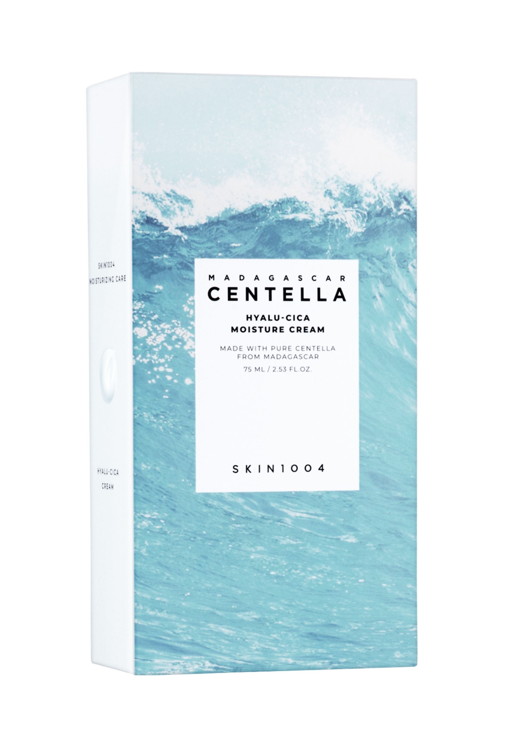 Verpakking met tekst: MADAGASCAR CENTELLA, HYALU-CICA MOISTURE CREAM, SKIN1004. Achtergrond: golven.