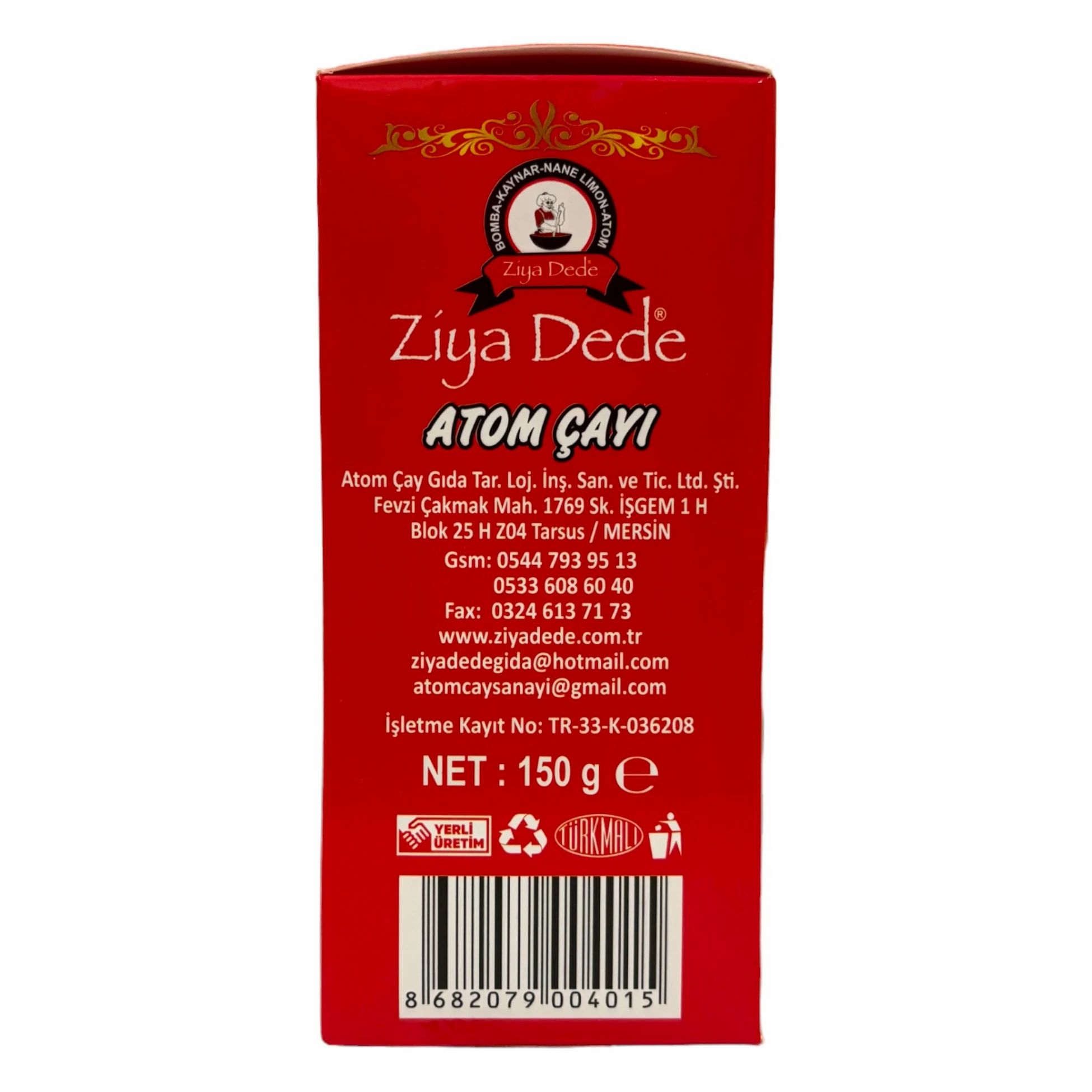 Boîte rouge avec texte. Nom du produit, adresse et code-barres. Texte : ATOM ÇAYI, Ziya Dede, NET: 150 g e.