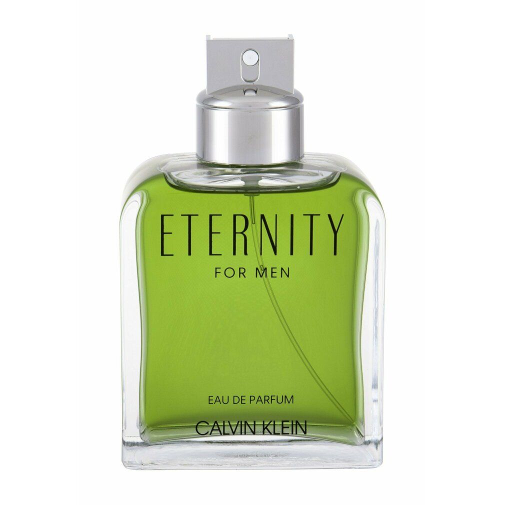 Flacon carré en verre avec liquide vert. Inscription noire: ETERNITY FOR MEN, Eau de Parfum, CALVIN KLEIN. Tête de pulvérisation argentée.