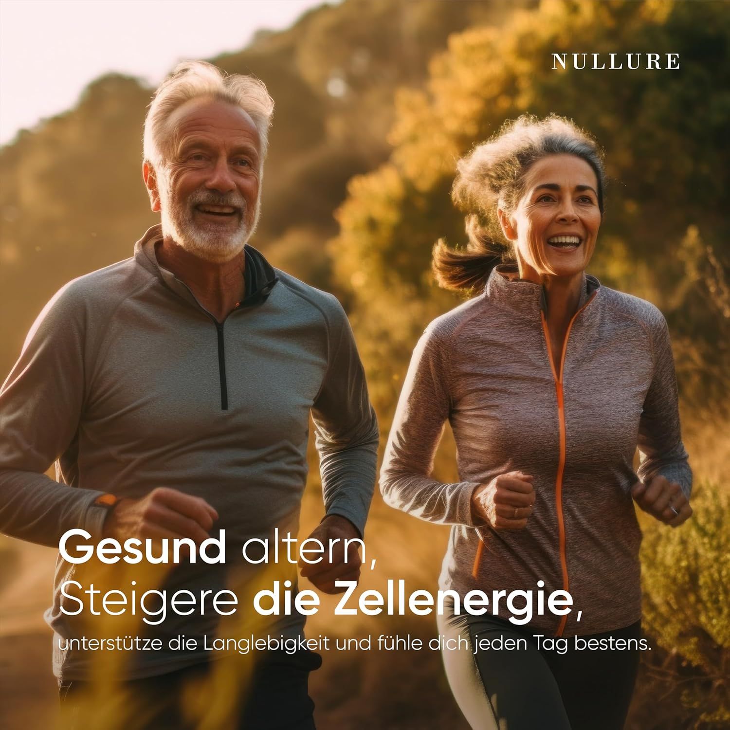 Couple âgé faisant du jogging. 'Vieillir en bonne santé, augmenter l'énergie cellulaire'.