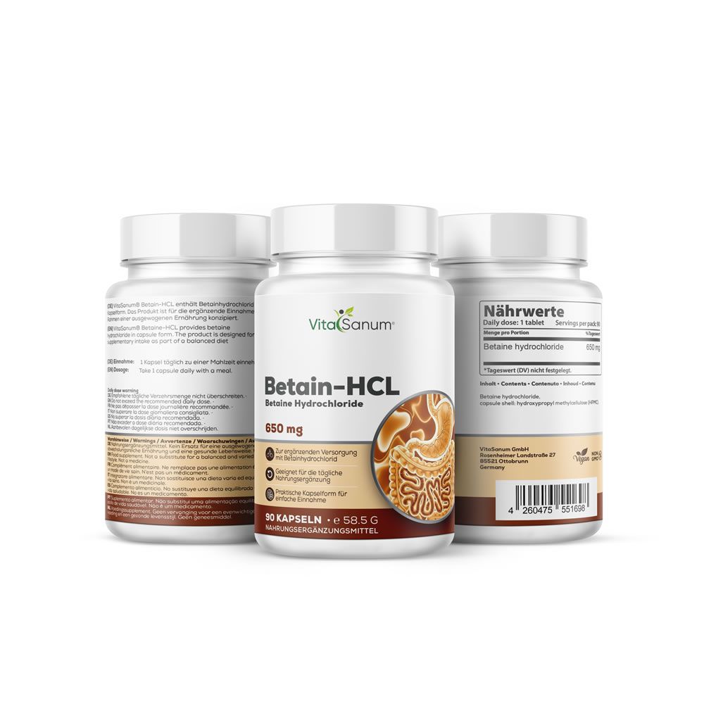 Drie flessen met capsules. Opschrift: VitaSanum, Betain-HCL, 650 mg. Illustratie van het spijsverteringsstelsel. Tekst op achterkant.