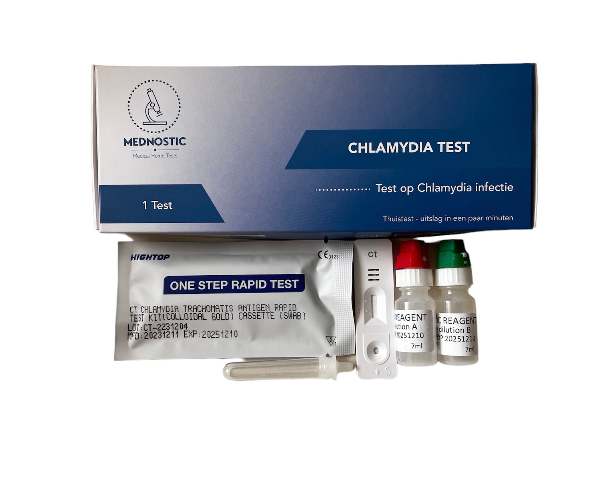 Testkit met componenten: cassette, flesjes, pipet. "CHLAMYDIA TEST" verpakking en "MEDNOSTIC" logo.