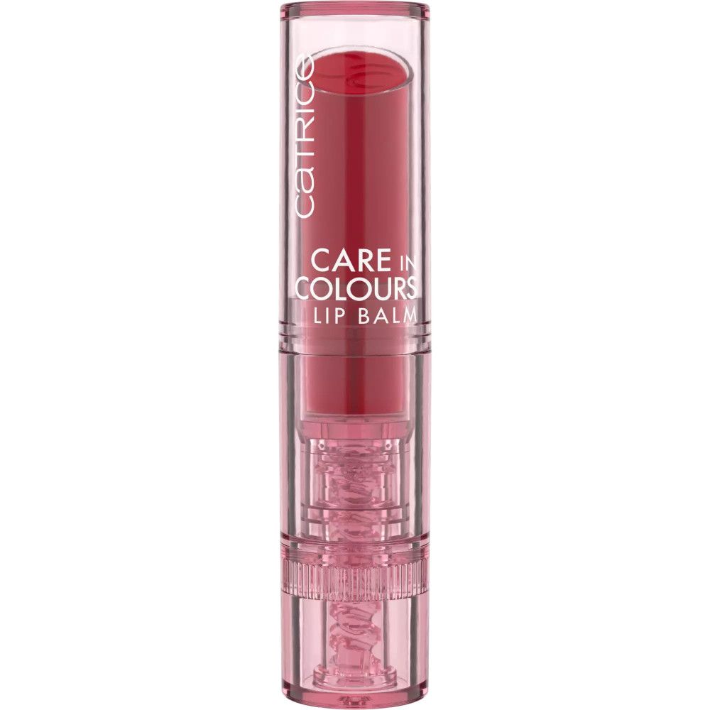Baume à lèvres Catrice Care in Colours. Boîtier transparent. Baume rouge visible. Nom et marque du produit clairement visibles.