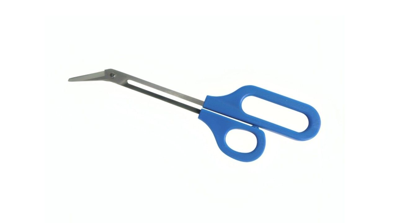 Nagelknipper met blauwe handgrepen. De messen zijn gebogen.