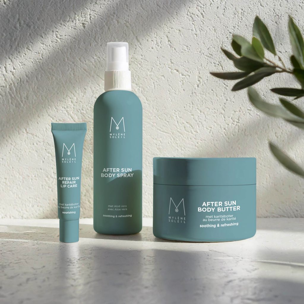 Trois produits Mylène : Beurre corporel après-soleil, spray corporel et soin des lèvres. Flacons et pot turquoise.