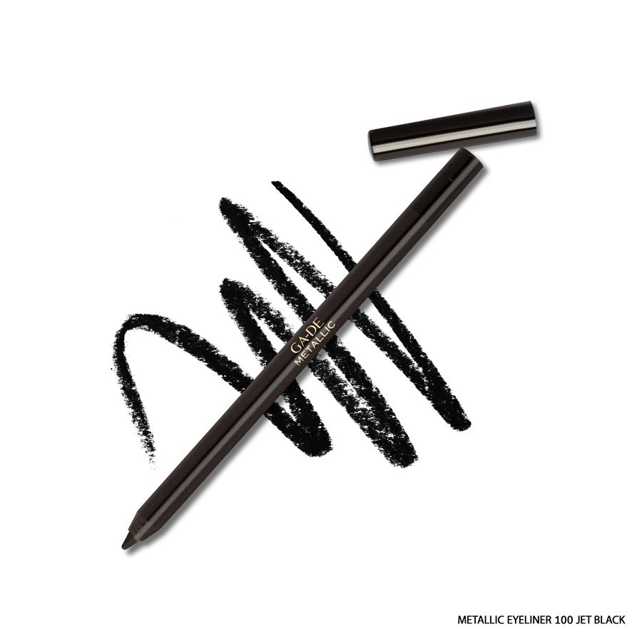 Crayon eyeliner Ga-De Metallic noir avec capuchon et traits. Inscription 'Ga-De Metallic'.