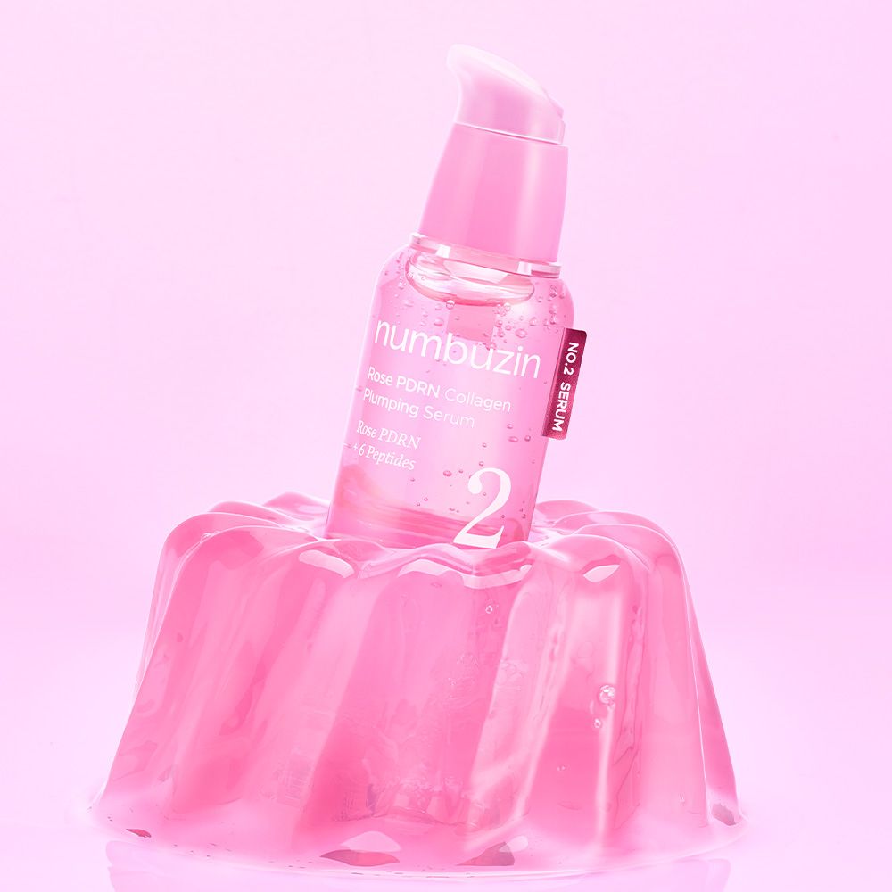 Numbuzin No.2 Rose PDRN Collagen Plumping Serum op roze gelei.