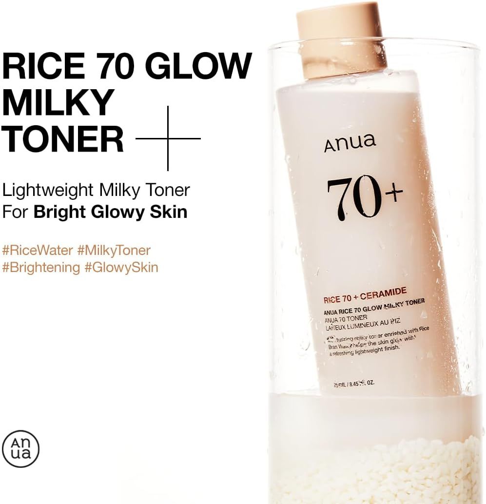 Flacon de toner Anua 70+ dans un verre. Texte: Rice 70 Glow Milky Toner, Lightweight Milky Toner For Bright Glowy Skin.