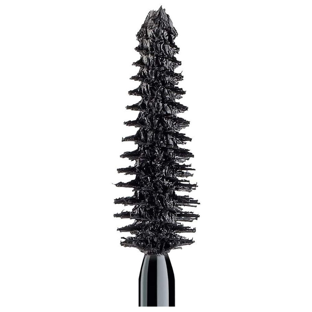 Zwarte mascaraborstel met borstelharen. Detailopname. De borstelkop is conisch.