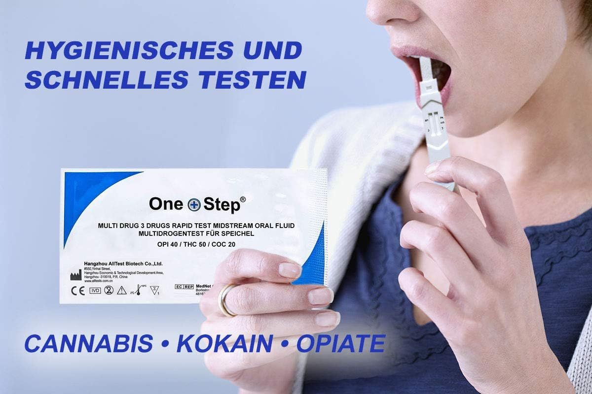 Persoon neemt een drugstest in de mond. Verpakking met productnaam en tekst. Opschrift: Cannabis, cocaïne, opiaten.