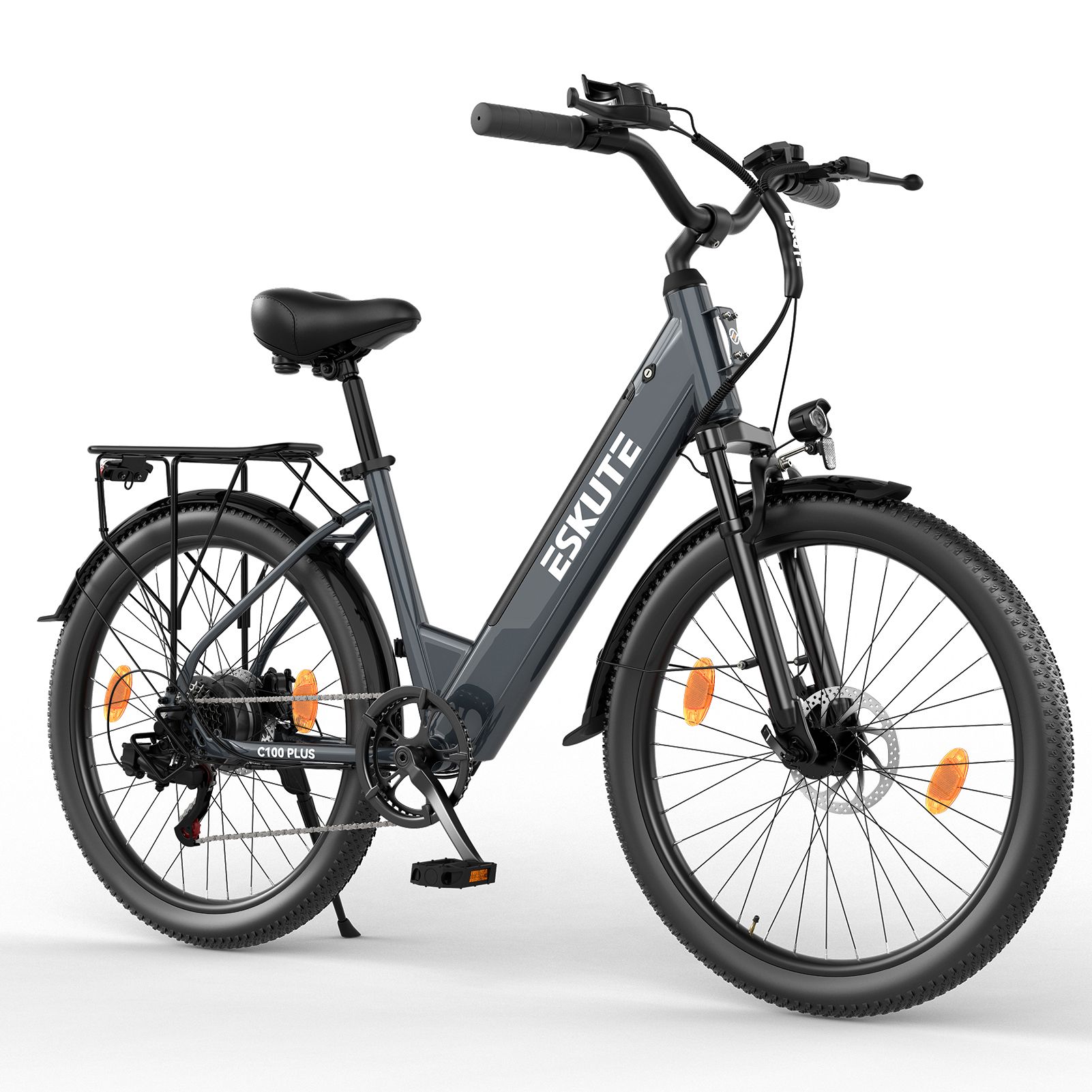 Vélo électrique gris avec porte-bagages et éclairage. Marque ESKUTE.