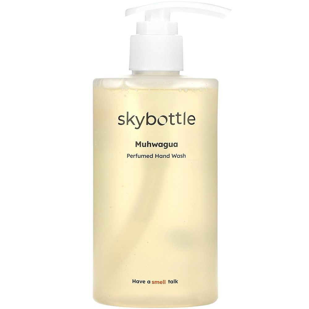 Transparante fles met witte pomp. Opschrift: skybottle, Muhwagua, Perfumed Hand Wash. Slogan: Have a smell talk.