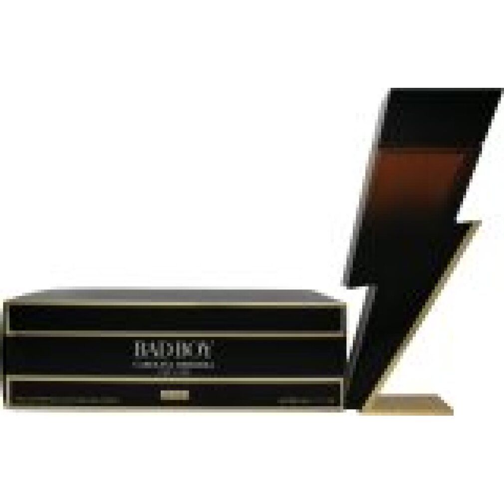 Boîte cadeau noire à rayures dorées, à côté d'un flacon en forme d'éclair avec du parfum brun.