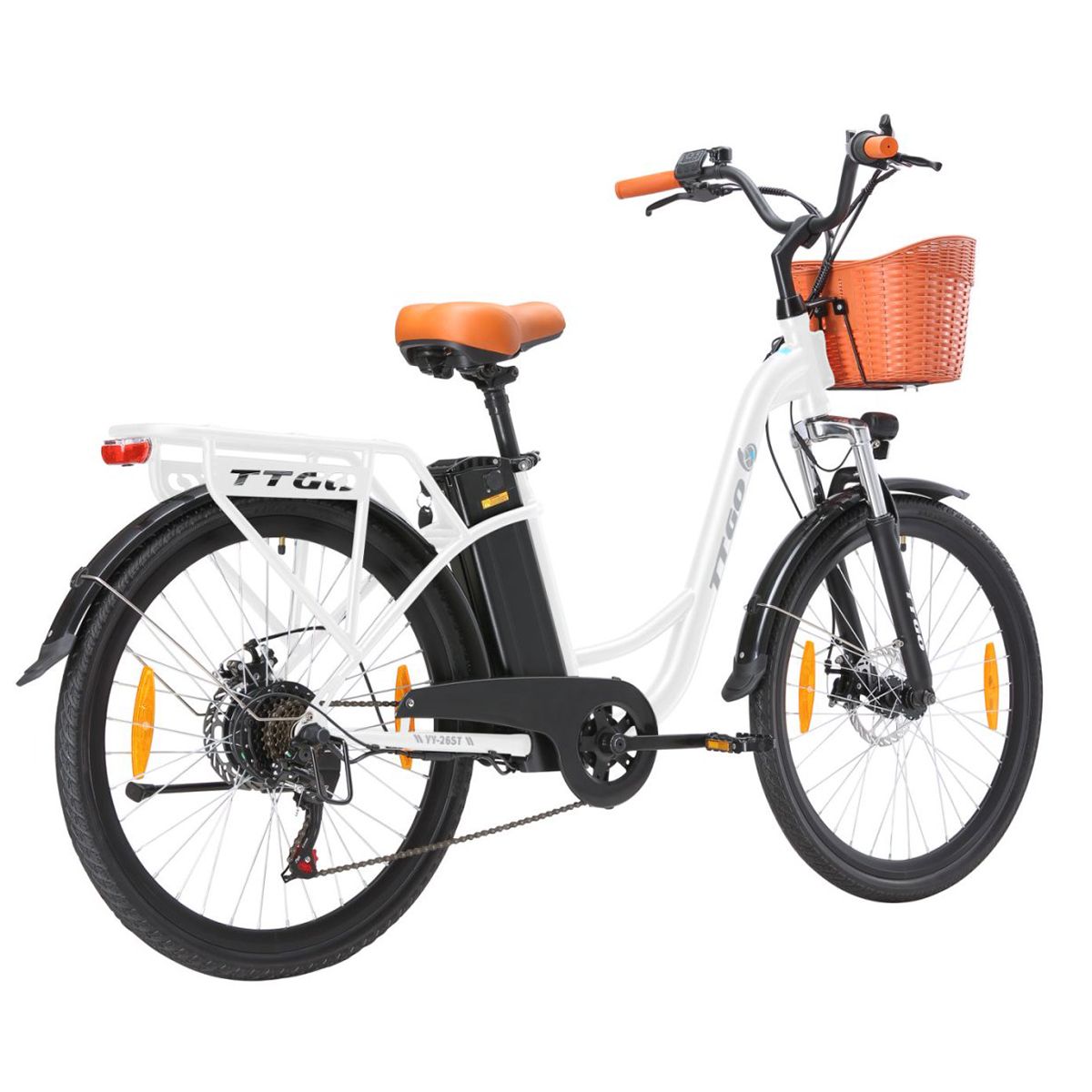 Witte elektrische fiets met mand, bruin zadel en handvatten. Zwarte spatborden en banden. TTGO-logo.