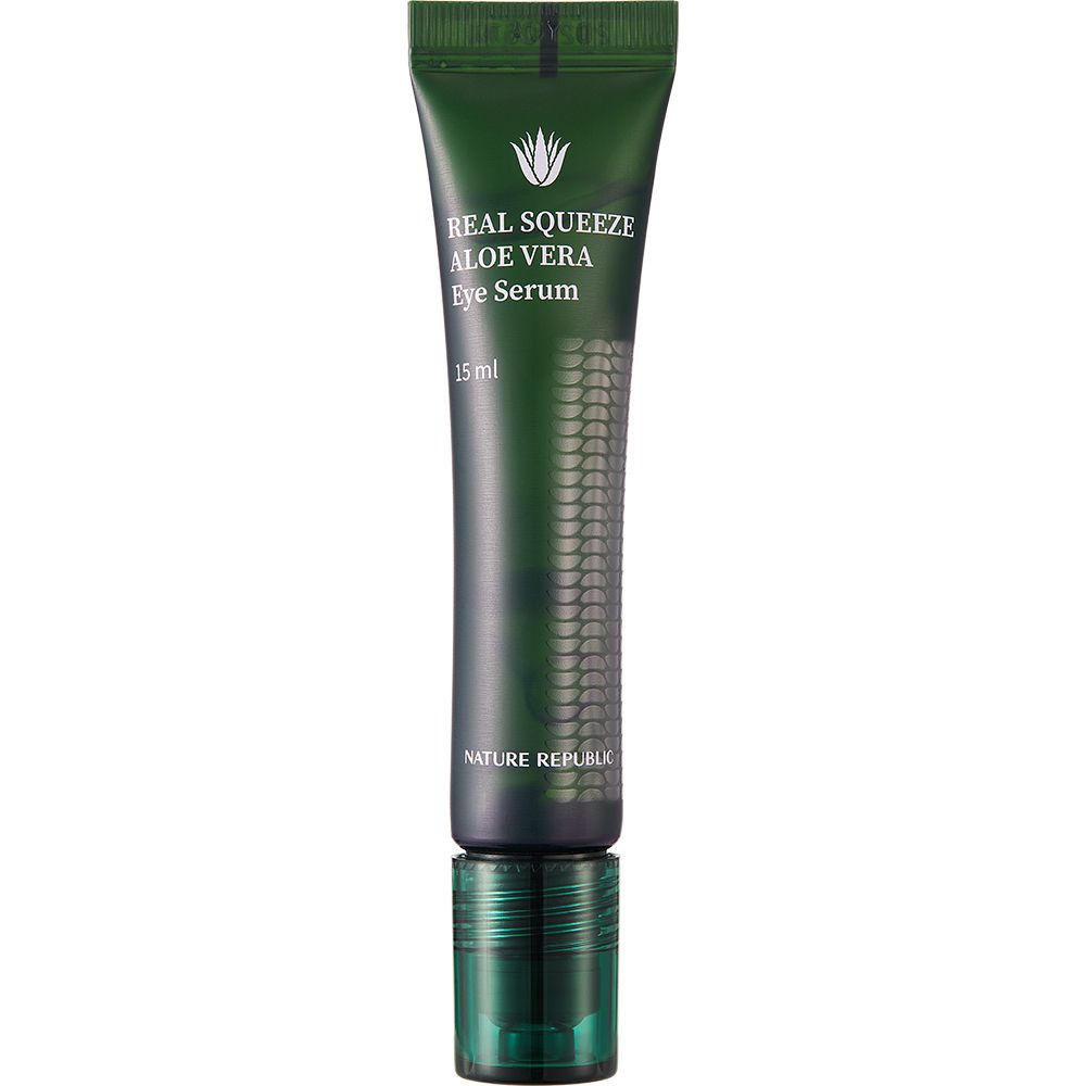 Tube verte de sérum pour les yeux à l'aloe vera. Texte: Real Squeeze Aloe Vera Eye Serum, 15ml. Marque: NATURE REPUBLIC.
