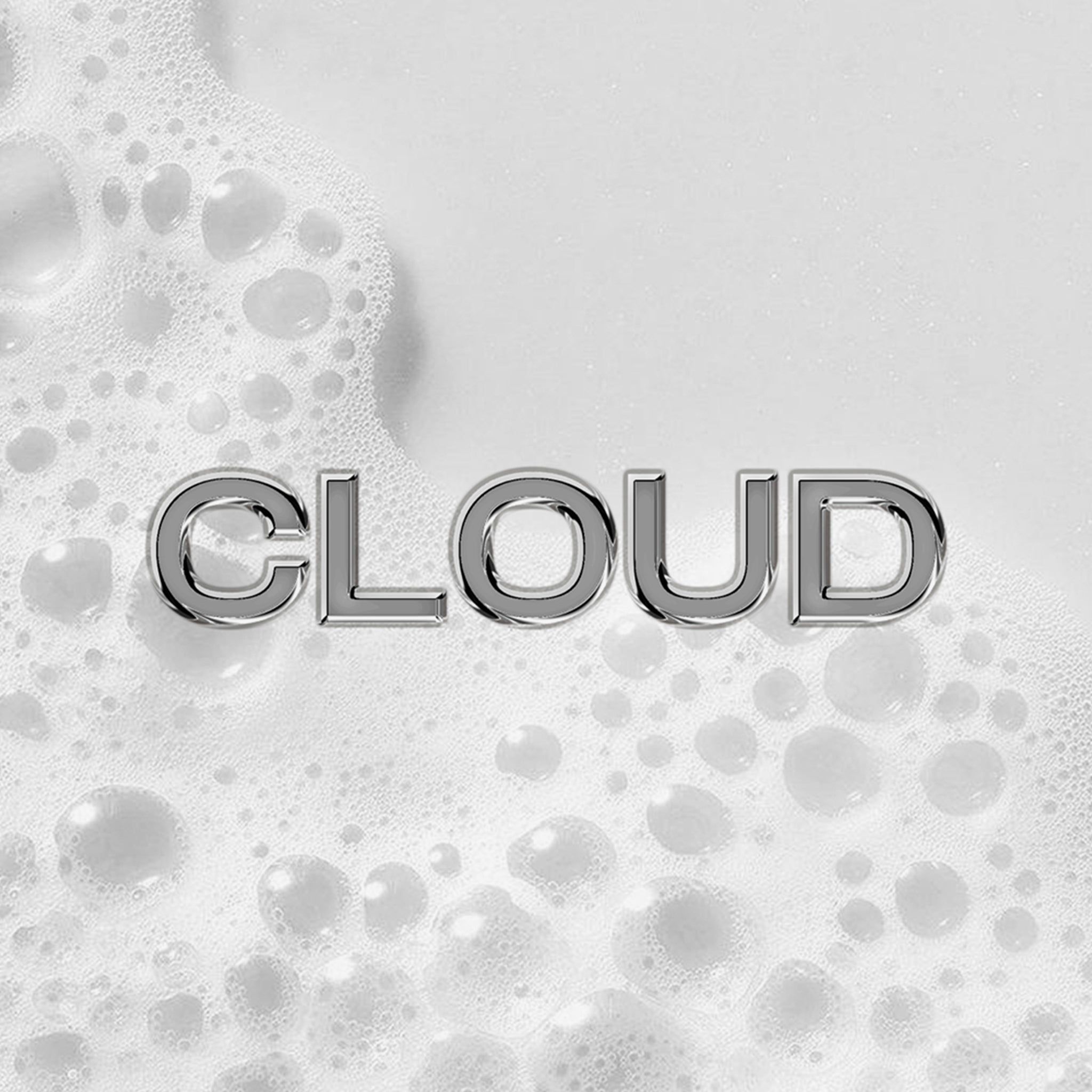 Close-up van schuim met het woord CLOUD in zilveren letters.