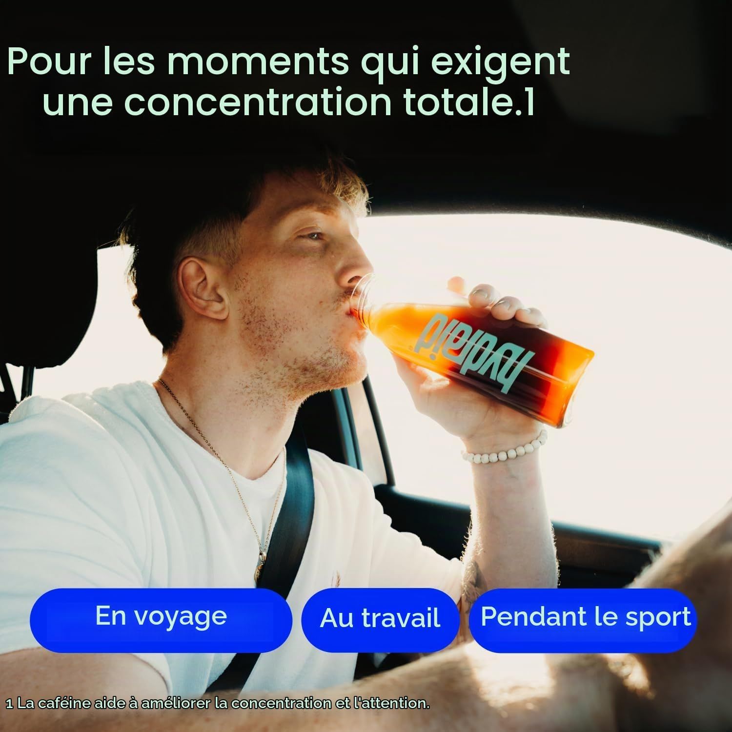 Homme buvant Hydraid Energy en voiture pour la concentration.
