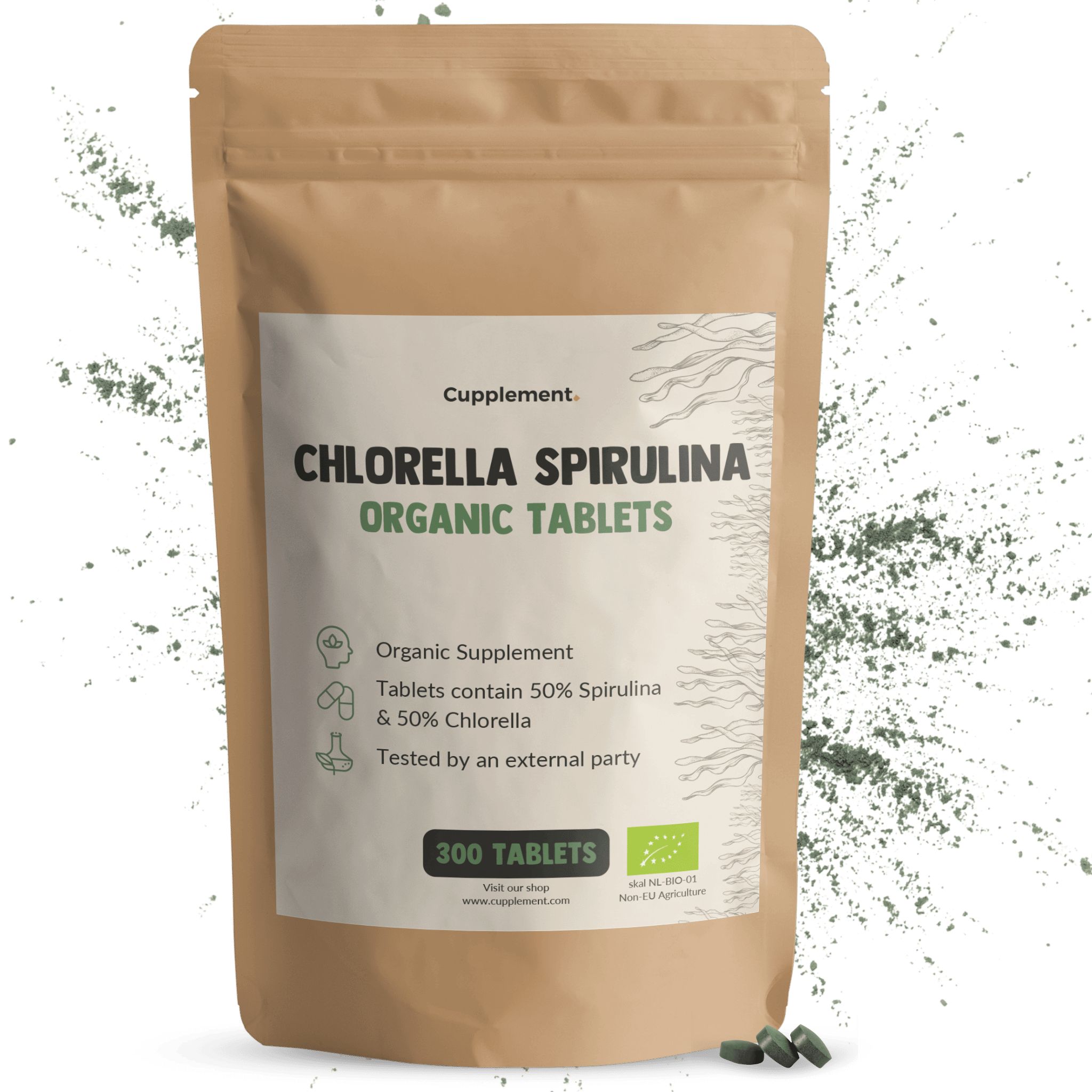 Sachet de comprimés. Inscription : Chlorella Spirulina Organic Tablets. 300 comprimés. Comprimés verdâtres à côté.