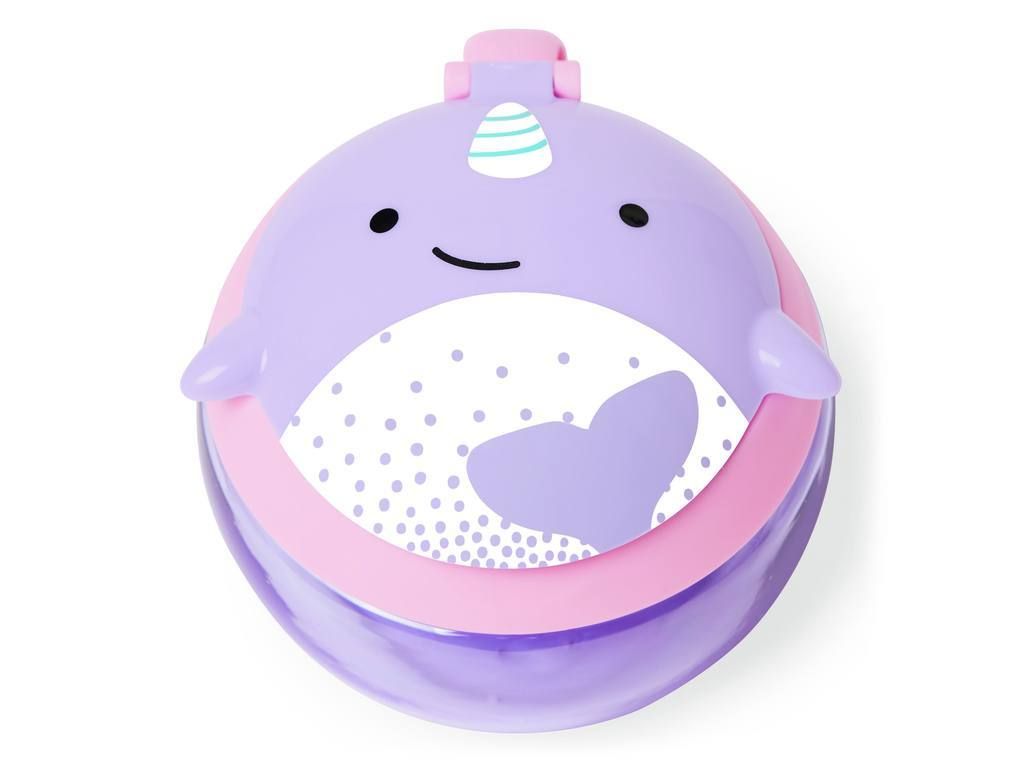 Paarse snackbox in narwalvorm. Roze en paarse details. Deksel met hoorn. Ronde vorm. Zwarte ogen en lachende mond.