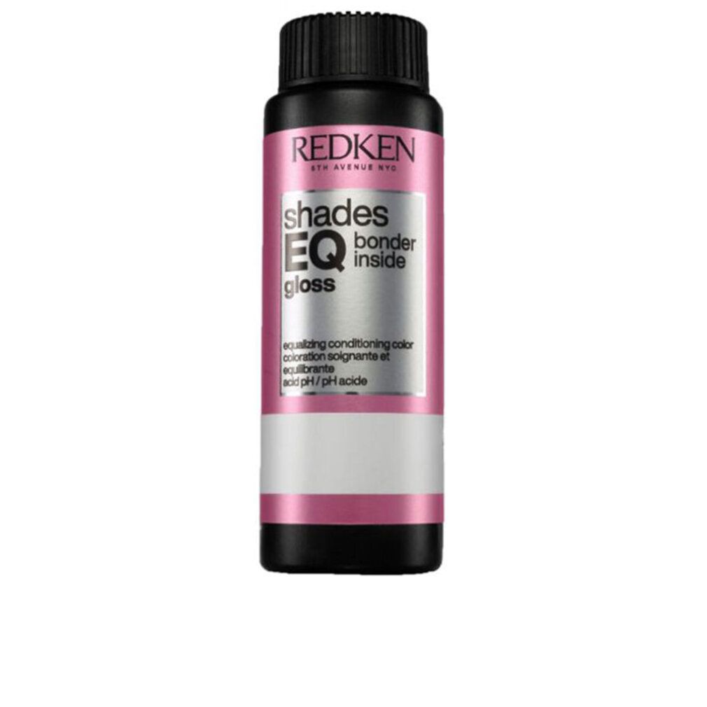 Fles met zwarte dop en roze etiket. Tekst: Redken, Shades EQ gloss, bonder inside. Opschrift: equalizing conditioning color.